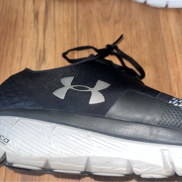 UNDER ARMOR-Black and Gray Athletic Sneakers - Picture 3 of 6
